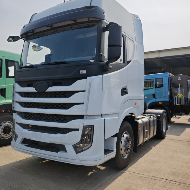 أداء قوي CAMC 4x2 560 HP شاحنة جرار محرك الديزل